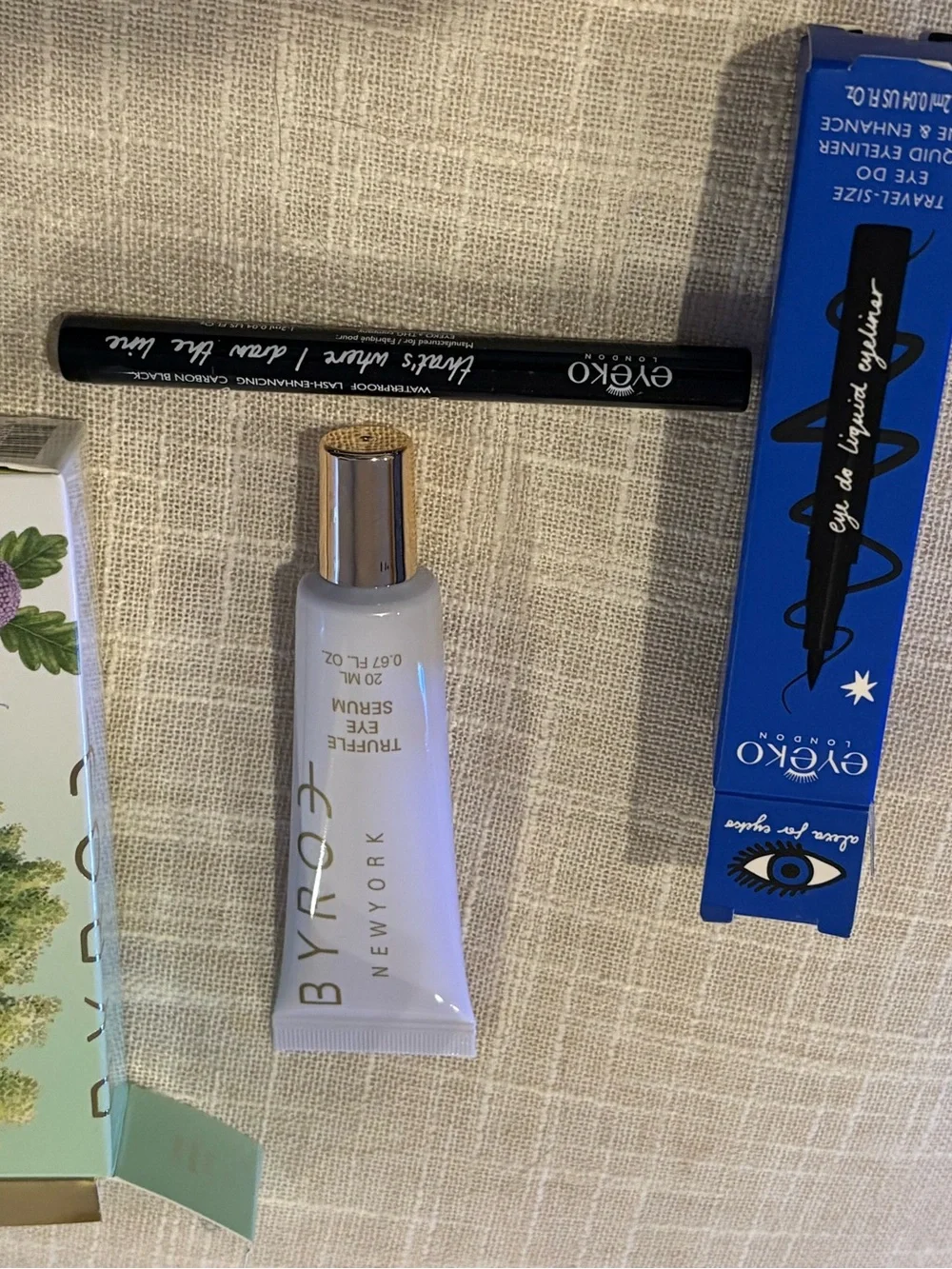 Eyeliner and Eye Serum Duo!